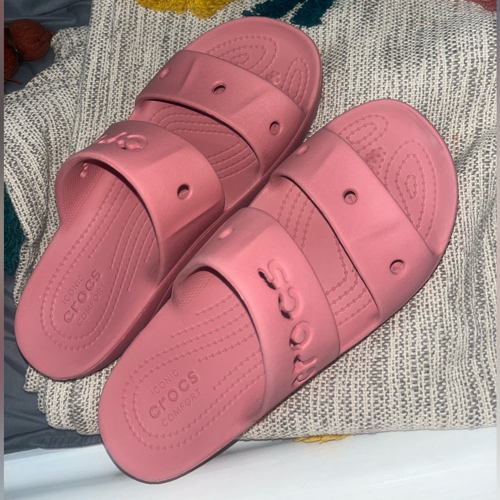 CROCS Classic Pink Slide Sandals